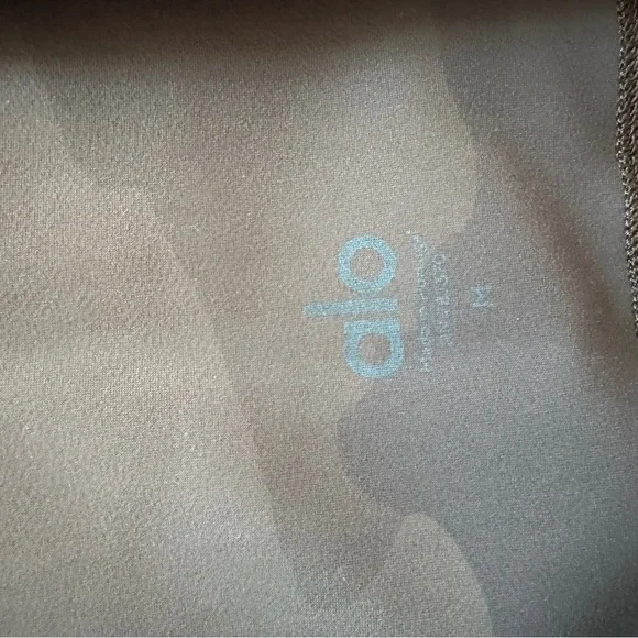 Alo Camo Leggings - Picture 4 of 7